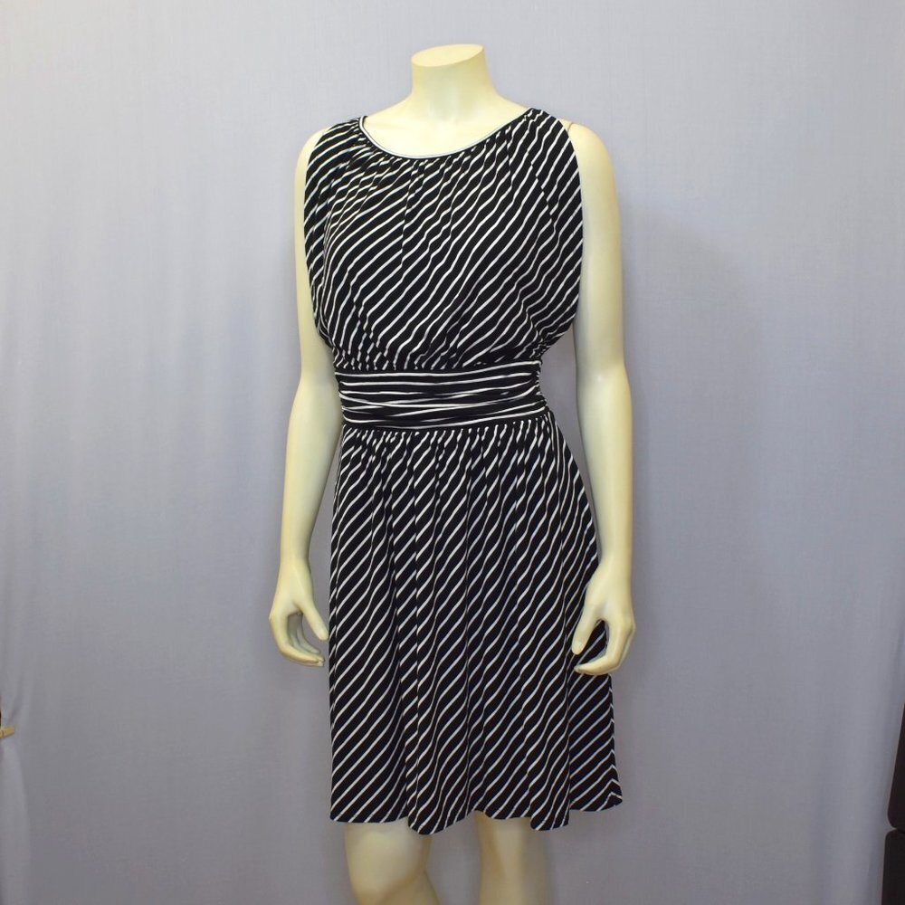 EXPRESS striped BLACK & WHITE DRESS SZ SM